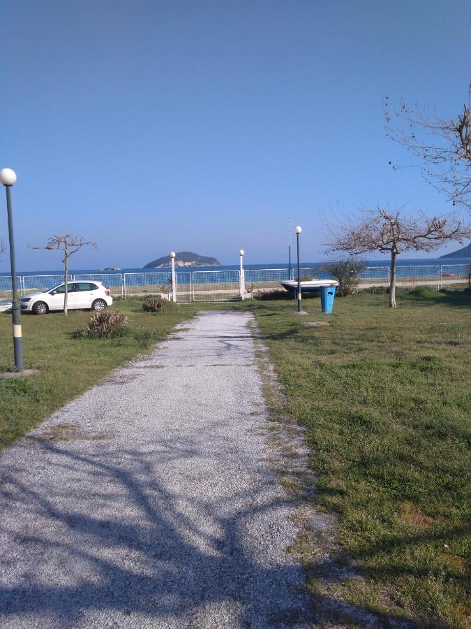 شقة Aegean Seabreeze Nea Iraklitsa المظهر الخارجي الصورة